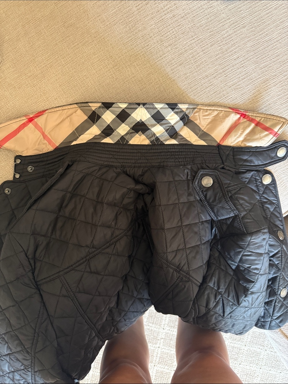 Burberry Black Quilted Lightweight Jacket with Signature Check Cuffs - Picture 12 of 12